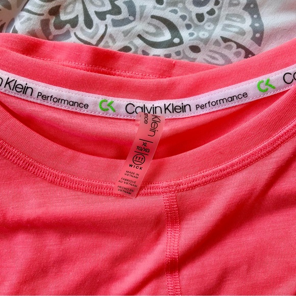 NWT Calvin Klein Performance Cropped Flowy Tank - Picture 3 of 4